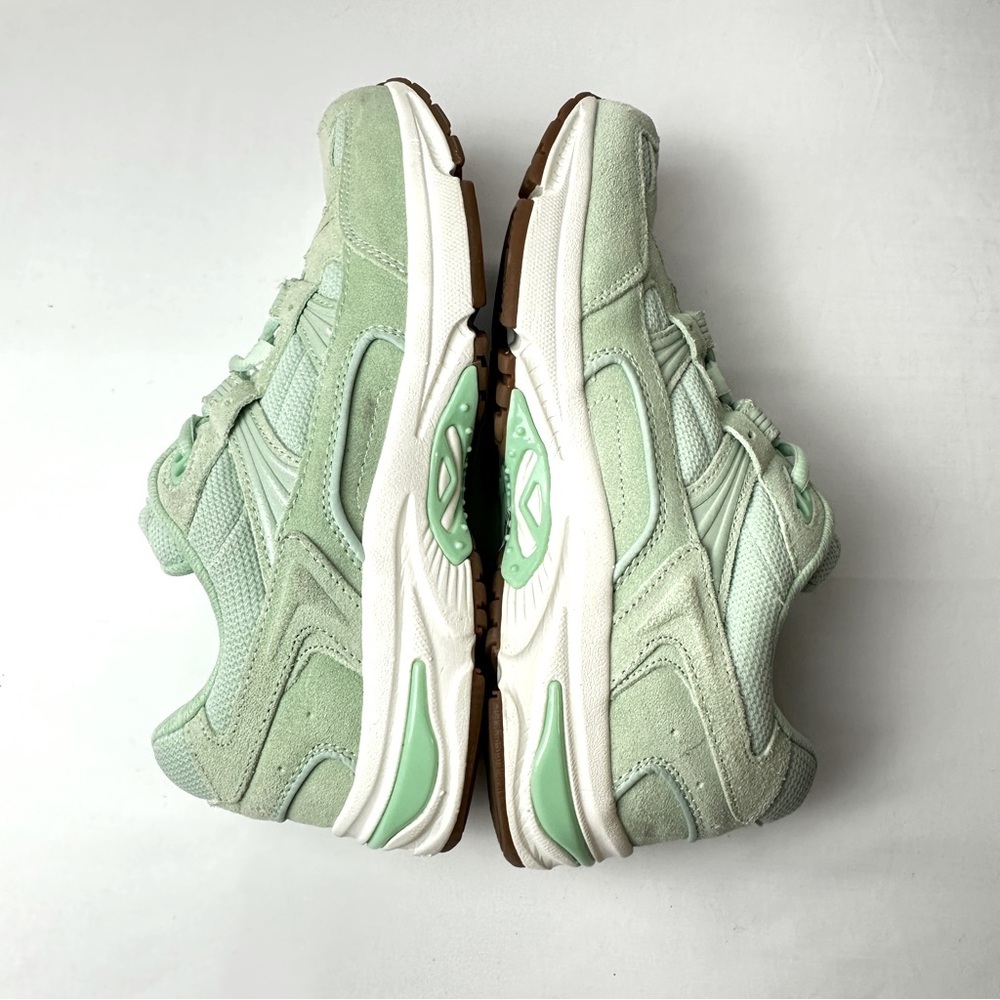 Vionic Classic Walker III Menta Green Active Motion Sneaker 10 - Picture 4 of 11